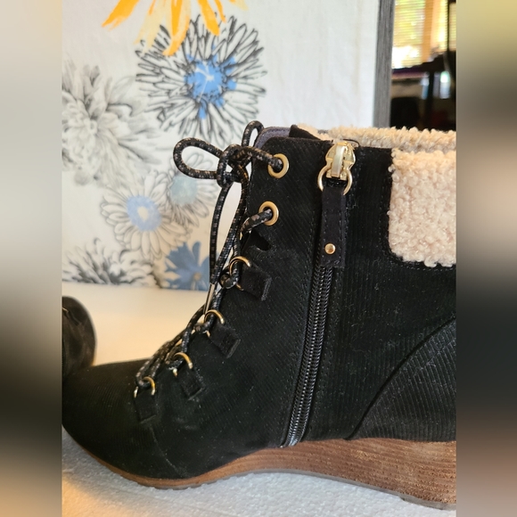 Dr. Scholl's Wedged Boots - Picture 3 of 7